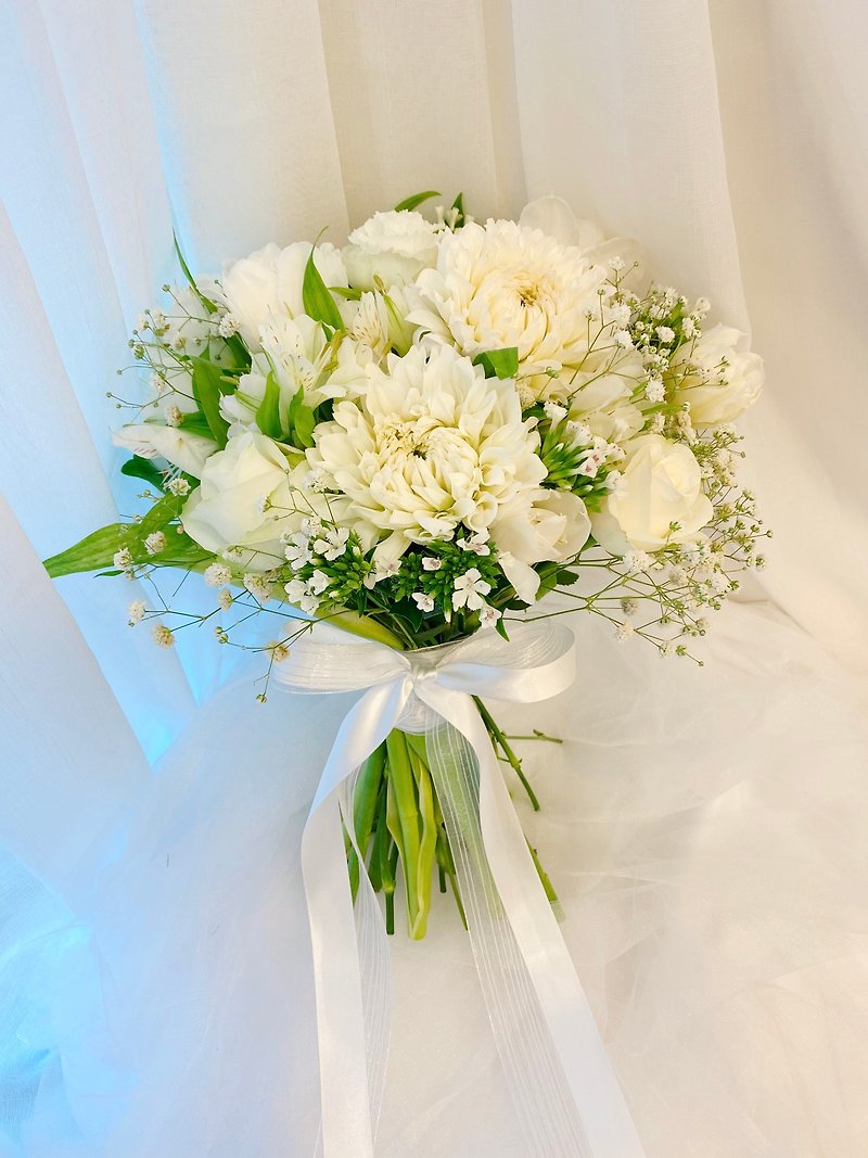 Flowers/ Bridal Bouquet/ Elegant White Dali Flower Bouquet Tulip Bouquet - ช่อดอกไม้แห้ง - พืช/ดอกไม้ 