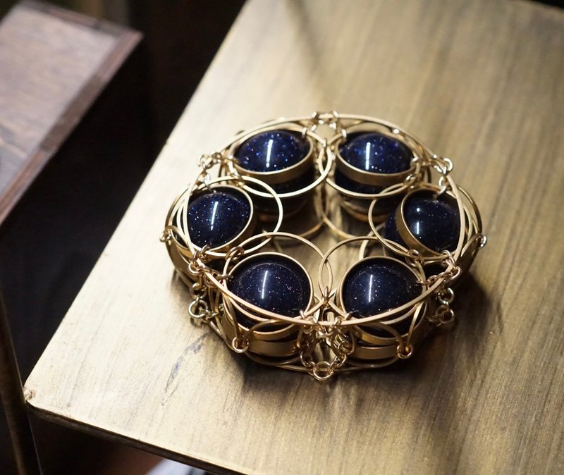 Blue Stone crystal base handmade crystal ball Bronze design Egyptian mystical sacred geometry - ของวางตกแต่ง - คริสตัล สีเขียว