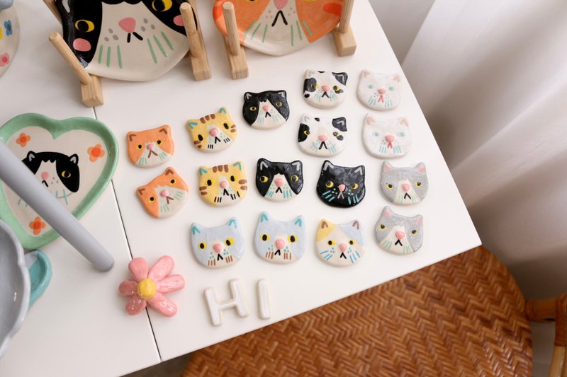 Ceramic Brooch Cat - 花瓶/花器 - 陶 多色