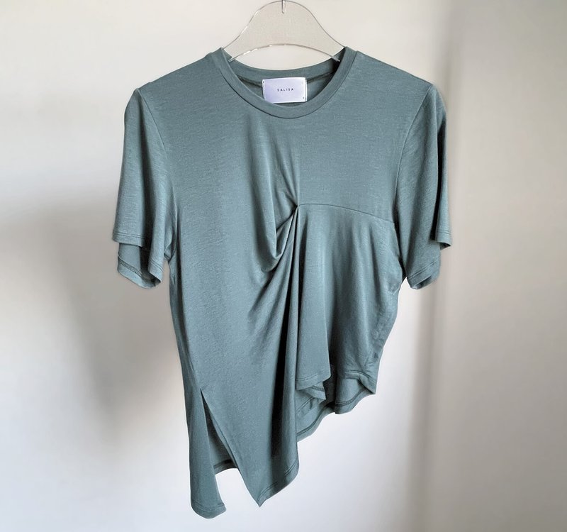 T-SHIRT FW21 asymmetric top Dark Teal - เสื้อยืดผู้หญิง - ผ้าฝ้าย/ผ้าลินิน สีเขียว