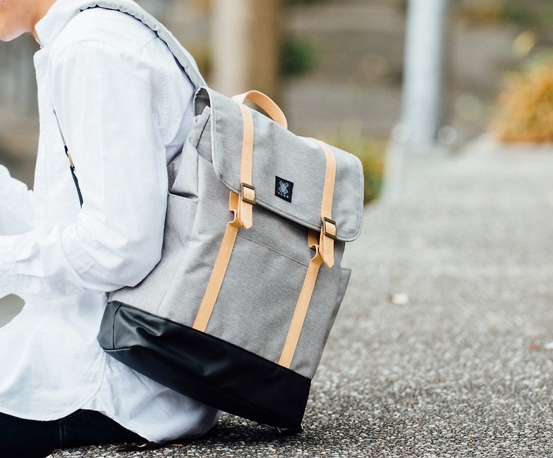 Gift/Design Urban Backpack with Leather Trim - Light Grey - กระเป๋าแล็ปท็อป - วัสดุอื่นๆ สีเทา