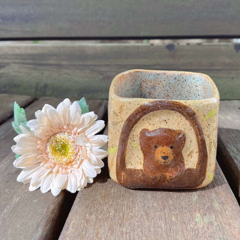 A Lu 萌熊陶容器/禮物 手作手繪 採用美國陶土 原創僅此一件 - 花瓶/花器 - 陶 多色