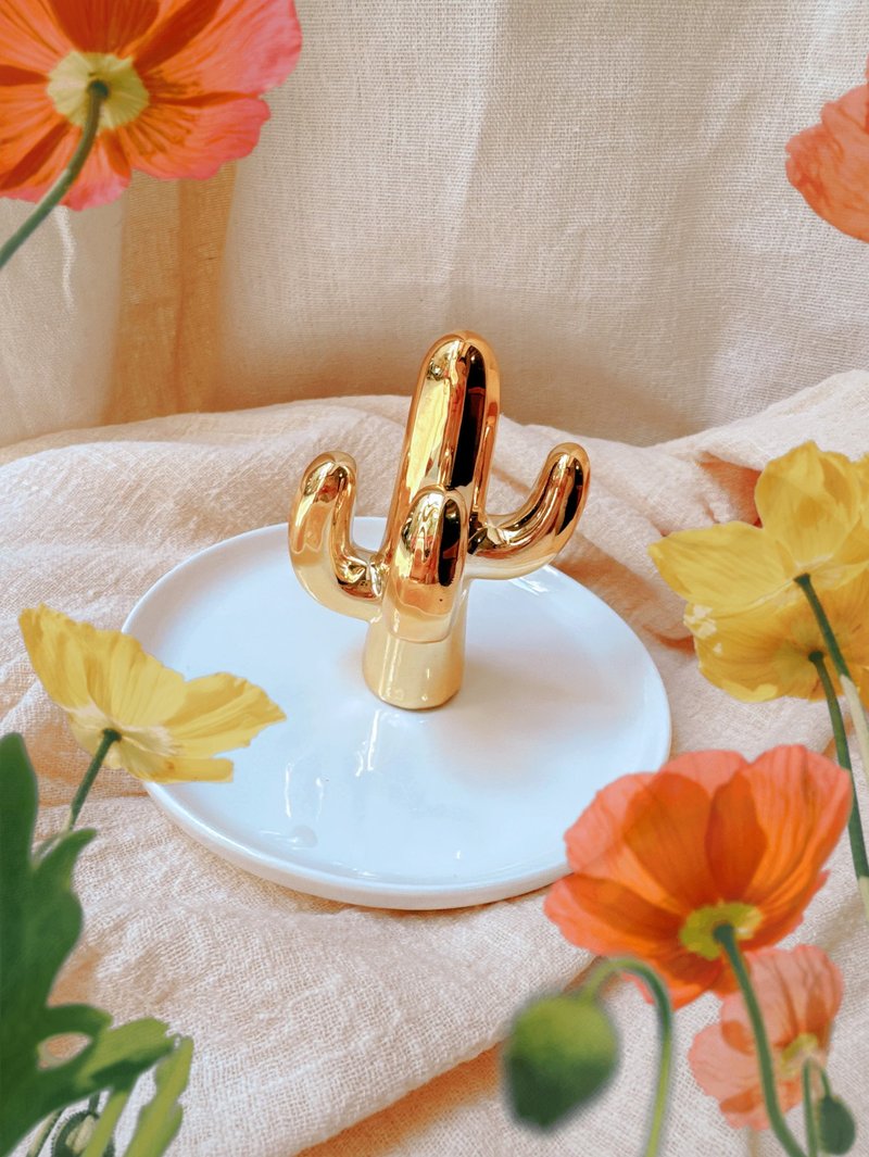 金星仙人掌陶瓷小圓盤 花盤 首飾 甜點 蠟燭盤 have a happy day - 擺飾/家飾品 - 陶 多色
