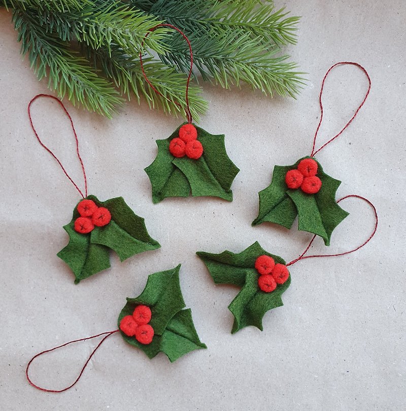 Holly christmas ornament, festive holly, tree decorations, christmas flower - Stuffed Dolls & Figurines - Eco-Friendly Materials 
