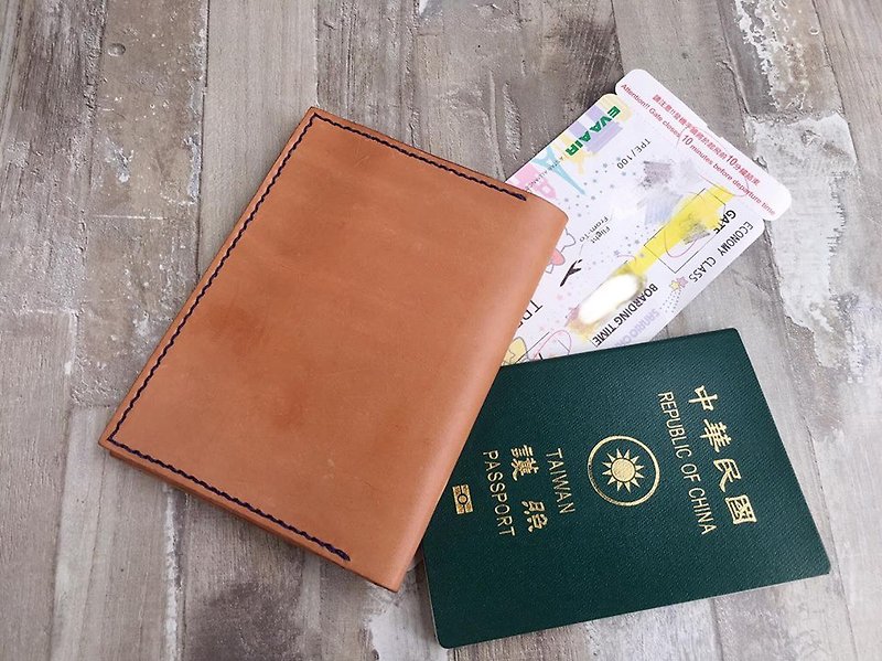 パスポート、シンプルできちんとした - 革の色 - パスポートケース - 革 レッド