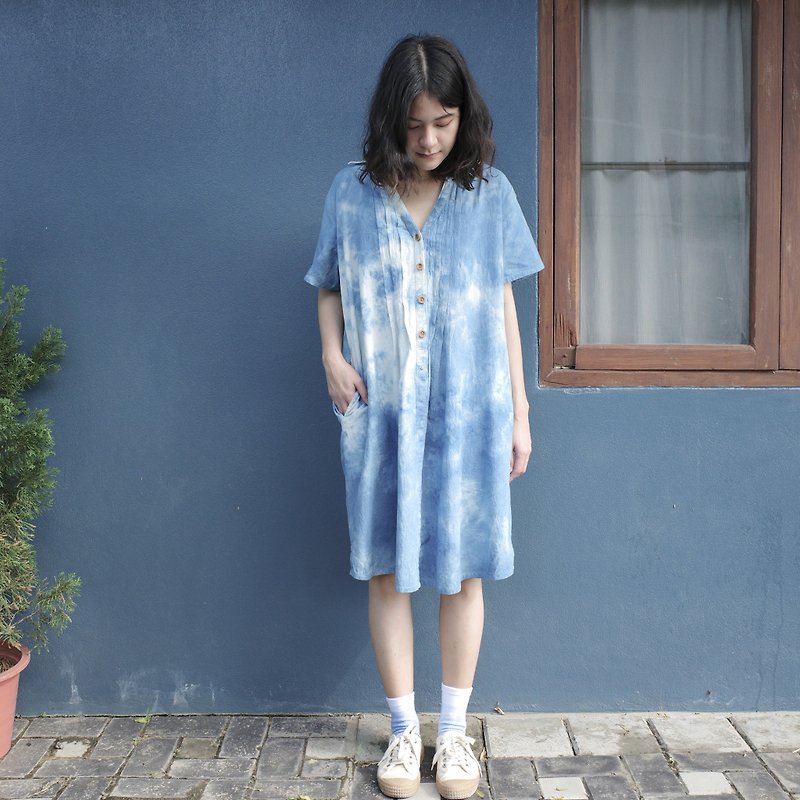 sky dress / indigo dye / cotton - ชุดเดรส - ผ้าฝ้าย/ผ้าลินิน สีน้ำเงิน