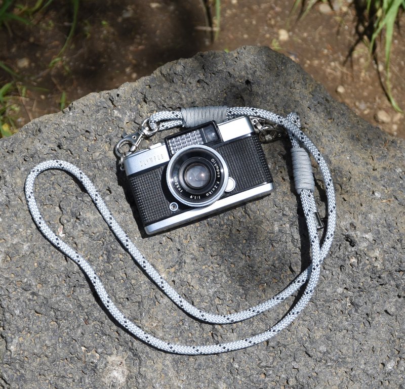 アウトドアロープのカメラストラップ / グレー - 相機背帶 - 其他人造纖維 灰色
