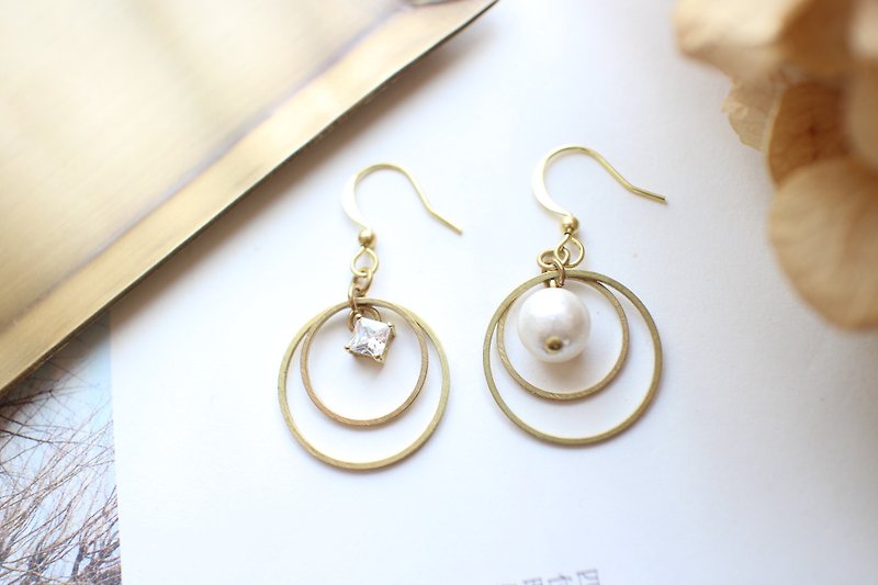 Bubbles-zircon brass cotton pearl earrings - Earrings & Clip-ons - Other Metals White