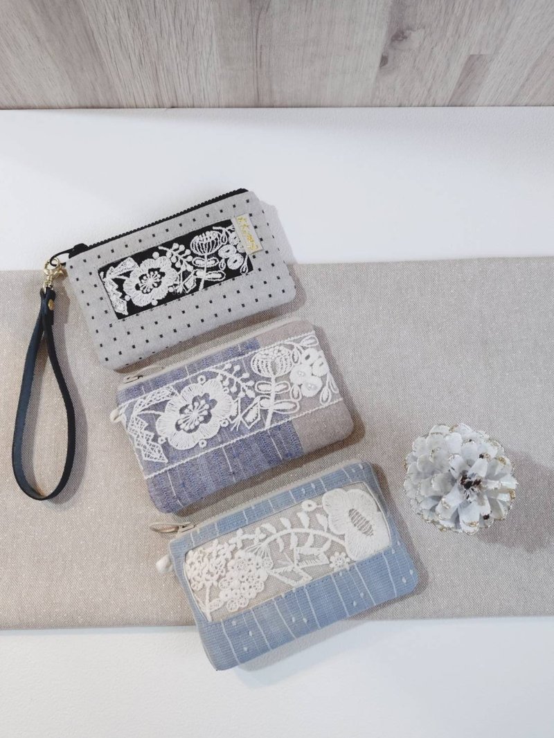 【FWL/雙層小錢包】日本刺繡蕾絲花帶 先染緹花絨球條紋 日本棉麻 - 零錢包/小錢包 - 棉．麻 藍色