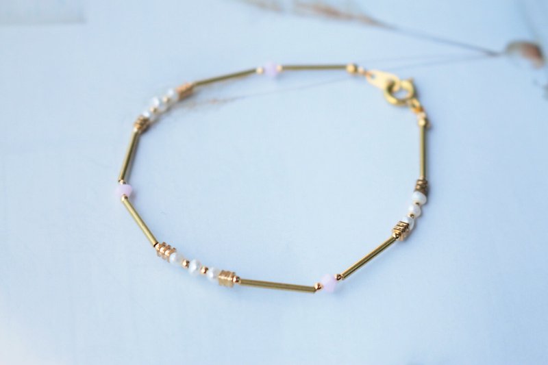 Pearl brass bracelet 0755 - three piglets - สร้อยข้อมือ - ไข่มุก สึชมพู