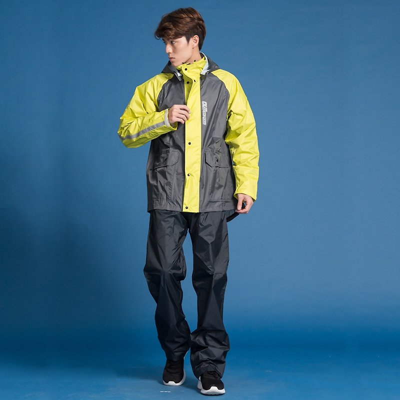 Tibetan shirt cover back type-adult backpack two-piece raincoat-yellow - ร่ม - วัสดุกันนำ้ สีเหลือง