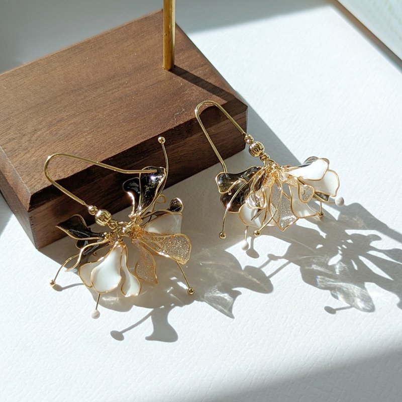 1KM Faint Expectation·Swaying Raw Flower Resin Earrings-4 Colors - ต่างหู - เรซิน 