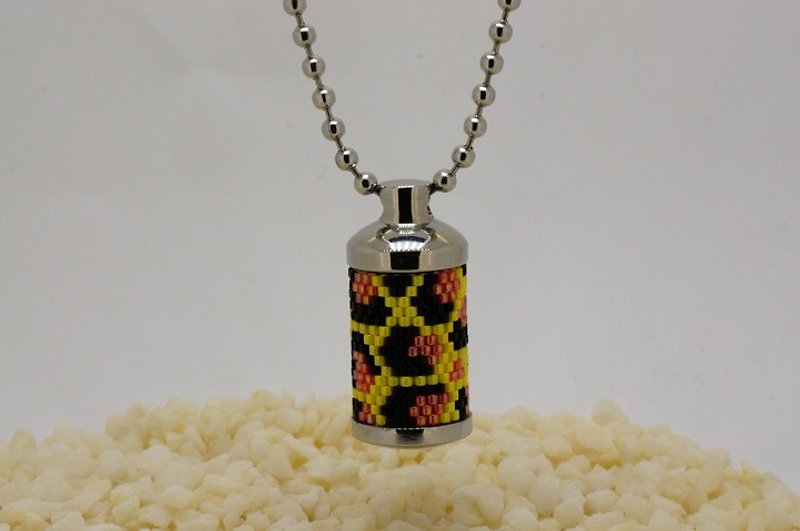 Handmade Japan Aiko Bead with 316 stainless steel aromatherapy bottle / perfume bottle necklace - Necklaces - Other Metals Multicolor