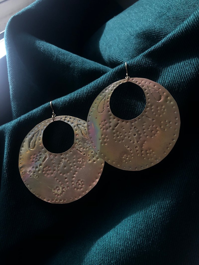 Swinging brass earrings in the wind - Earrings & Clip-ons - Copper & Brass Gold