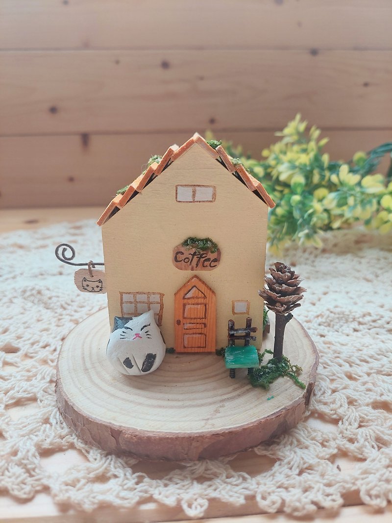 Cow cat's cafe/log cabin/wooden house/cat - Items for Display - Wood Multicolor