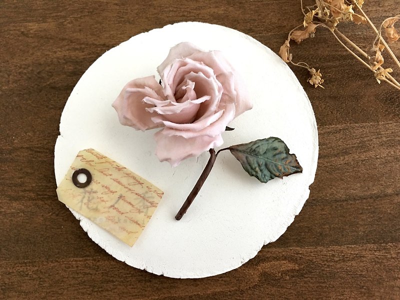 Old rose,Corsage(Light pink) - ブローチ - コットン・麻 ピンク