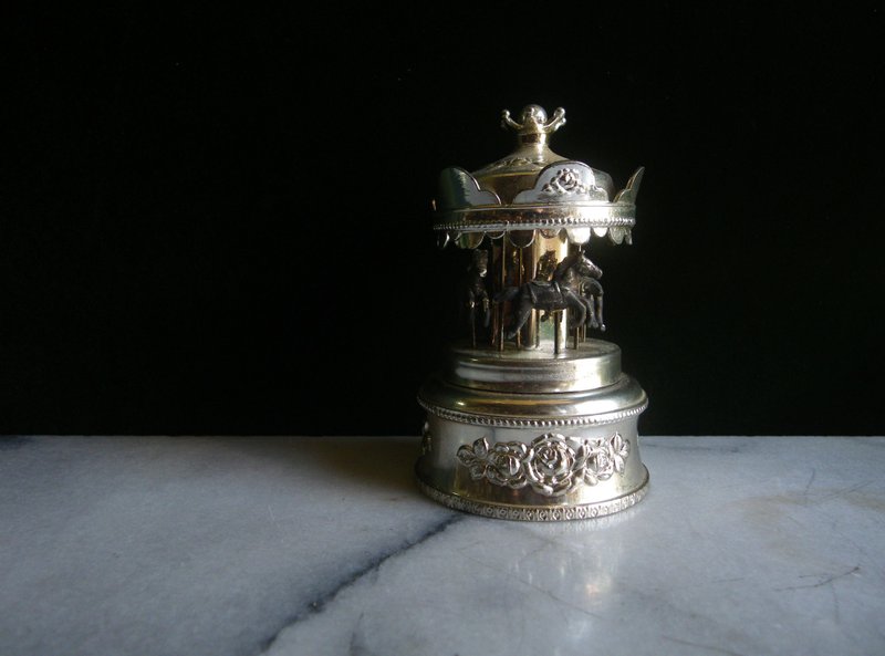 【老時光 OLD-TIME】早期日本製厚鍍銀旋轉木馬音樂盒 - 擺飾/家飾品 - 其他材質 咖啡色
