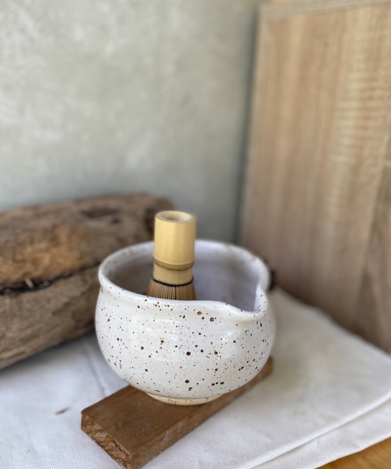 Handcrafted  500 ML Ceramic Tea Bowl with Spout Speckled  Clay - 花瓶/花器 - 陶 