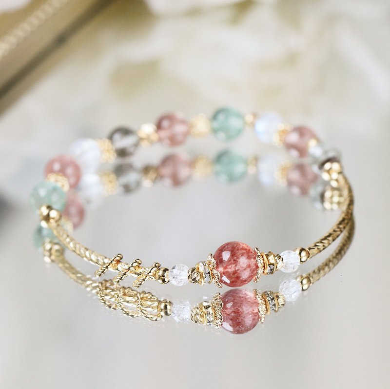 Stone Green Ghost Strawberry Crystal White Crystal Stone. design crystal bracelet - สร้อยข้อมือ - คริสตัล สีแดง