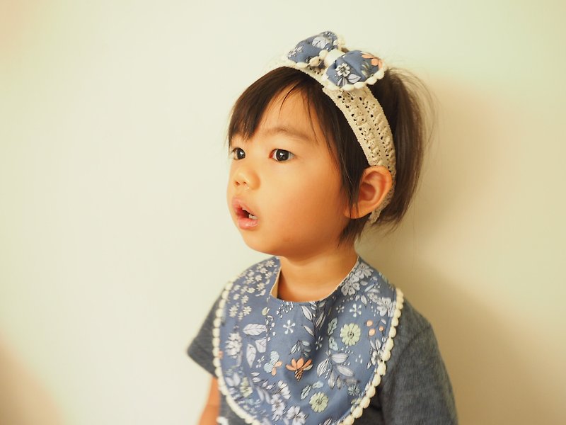 Handmade Baby kid Bib Elastic headband and hair clip gift set - ผ้ากันเปื้อน - ผ้าฝ้าย/ผ้าลินิน สีน้ำเงิน