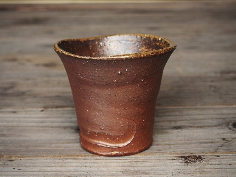 日本岡山備前 陶器 燒酒杯（中）【波】s2-021 - 花瓶/陶器 - 其他材質 咖啡色