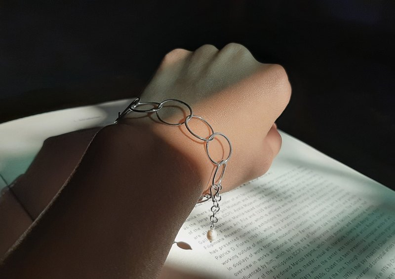 Loop construction bracelet - สร้อยข้อมือ - เงินแท้ สีเงิน