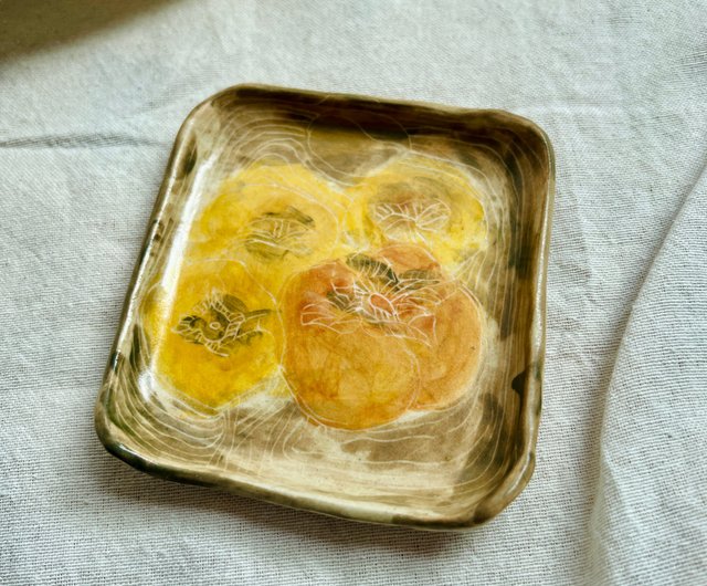 台湾製 柿型の置物