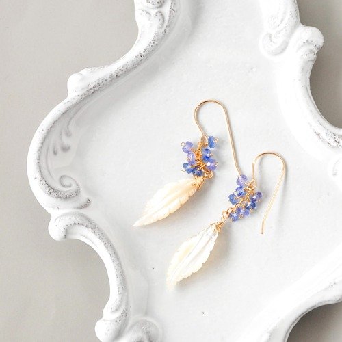 みっちゃん♦︎14kgfマザーオブパールカービングイヤリング みっちゃん♦︎14kgfマザーオブパールカービングイヤリング