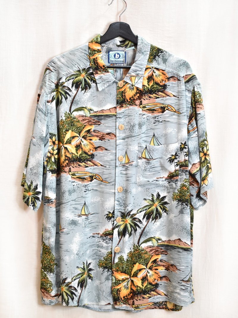 Vintage Hawaiian floral shirt island scenery - เสื้อเชิ้ตผู้ชาย - ผ้าไหม 