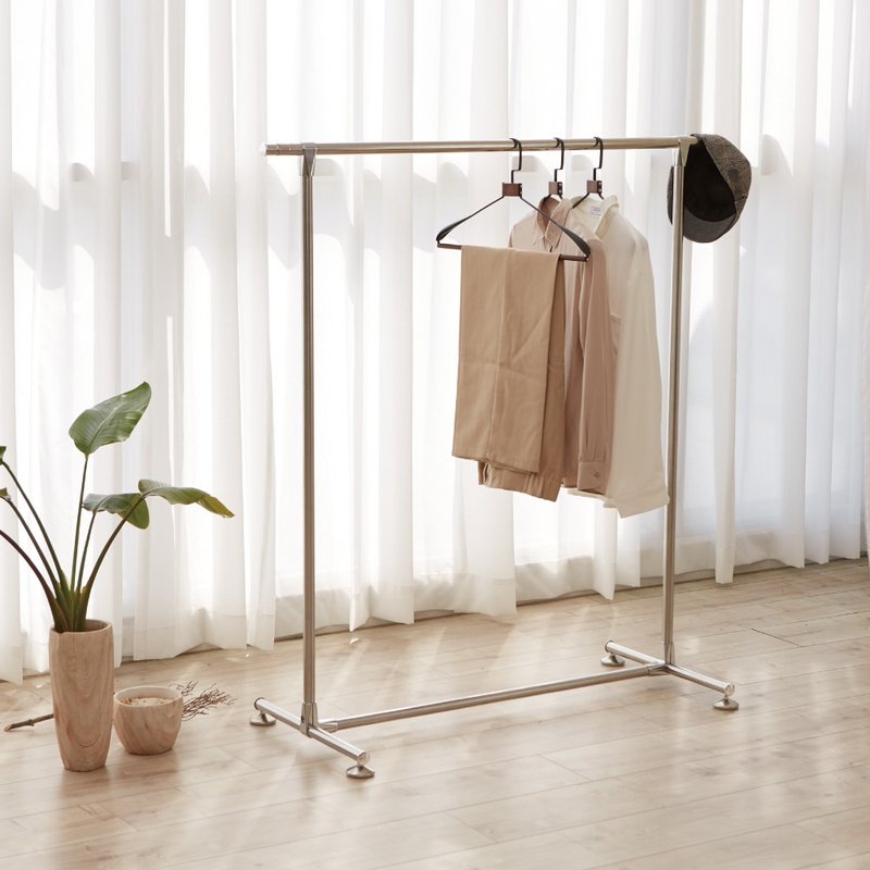 Stainless Steel telescopic heavy-duty single pole clothes drying rack with wheels - ตะขอที่แขวน - สแตนเลส สีเงิน