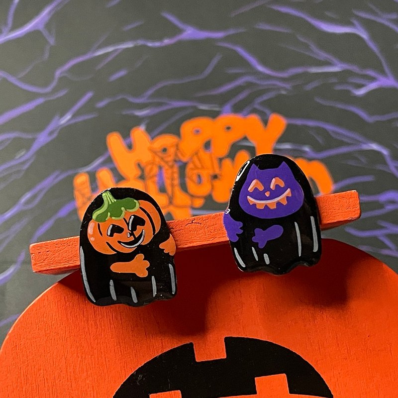 Pumpkin Cat Cloak Ghost Hand-painted Handmade Earrings - ต่างหู - พลาสติก สีดำ