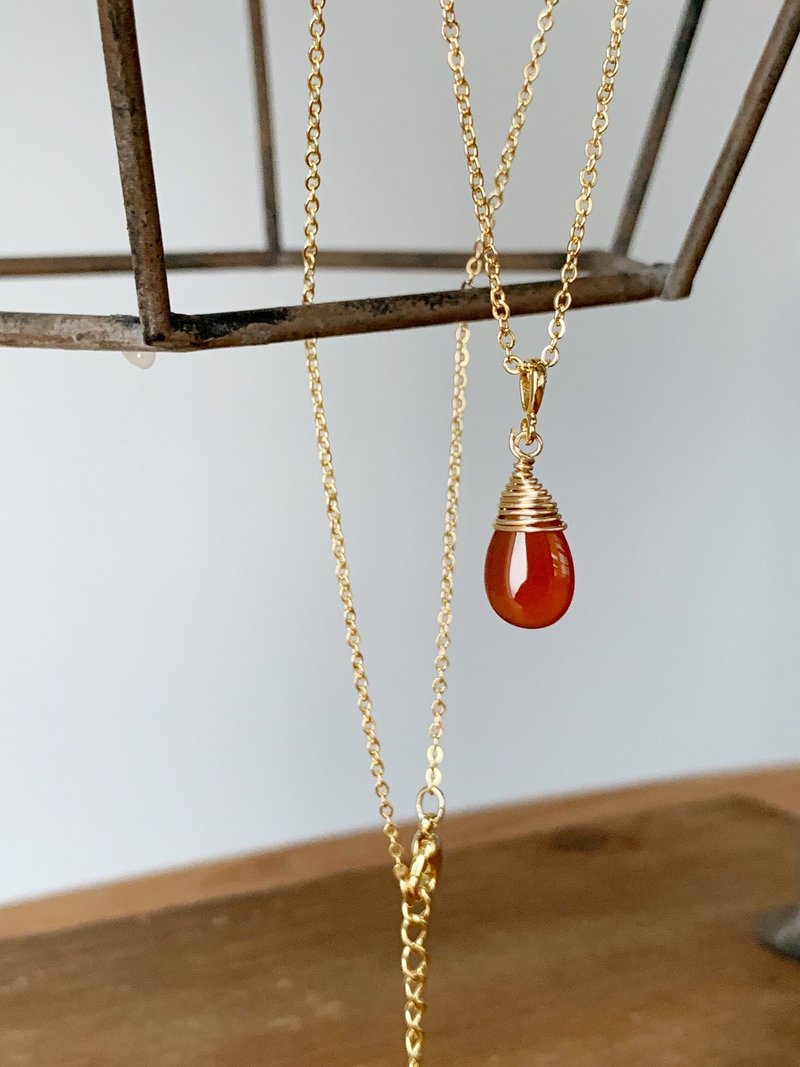 [July Birthstone] Carnelian necklace that gives you the courage to take a step forward (Unisex) - สร้อยคอ - เครื่องเพชรพลอย สีส้ม