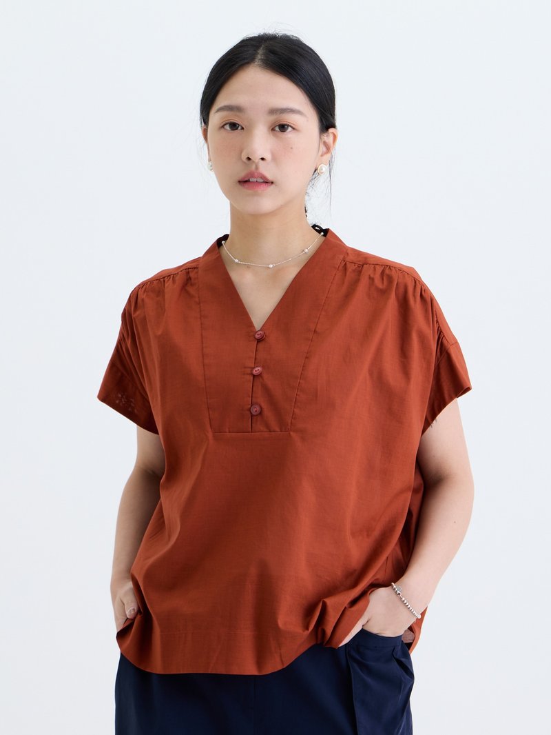 Jingfu V-neck button-down cropped top - Autumnal Equinox - Women's T-Shirts - Cotton & Hemp Red