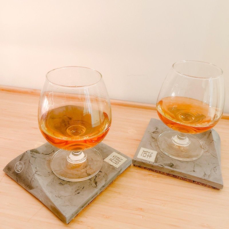 玩柅 潑墨石紋 • 水泥型格杯墊 酒杯墊 whisky 吸水 - 其他家具 - 水泥 黑色