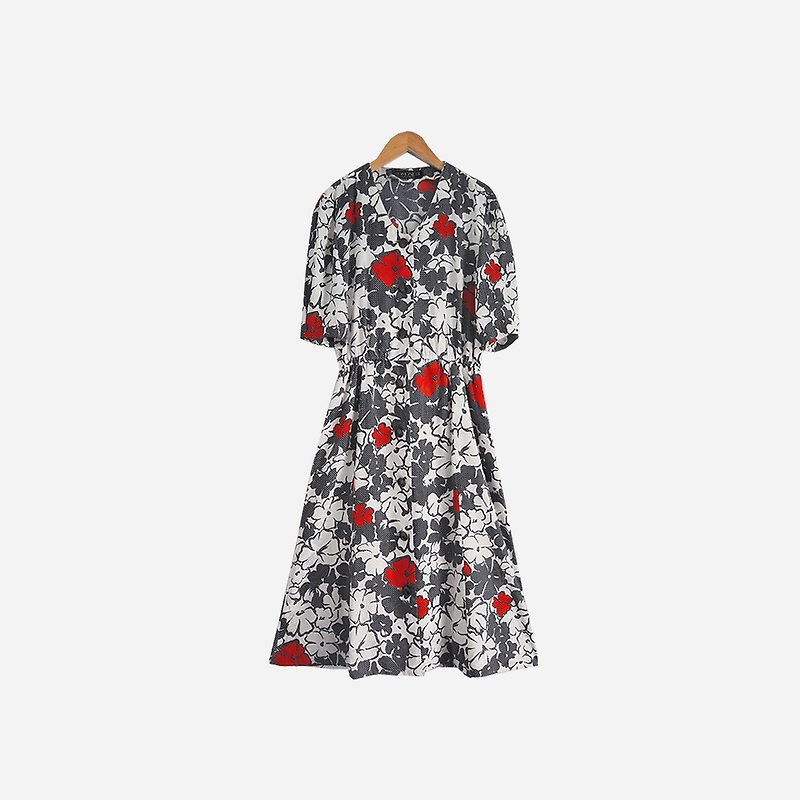 脫臼古著 / 緞面紅花印花洋裝 no.565 vintage - 連身裙 - 其他材質 黑色