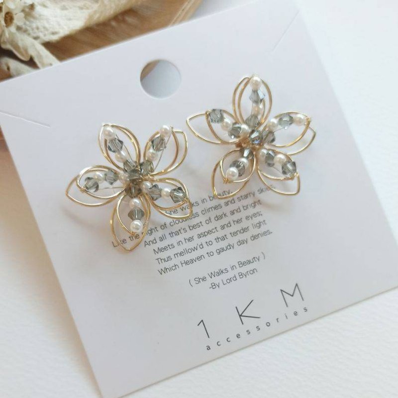 1KM Mary Jane•Pearl Large Flower Earrings-3 Colors - ต่างหู - โลหะ 