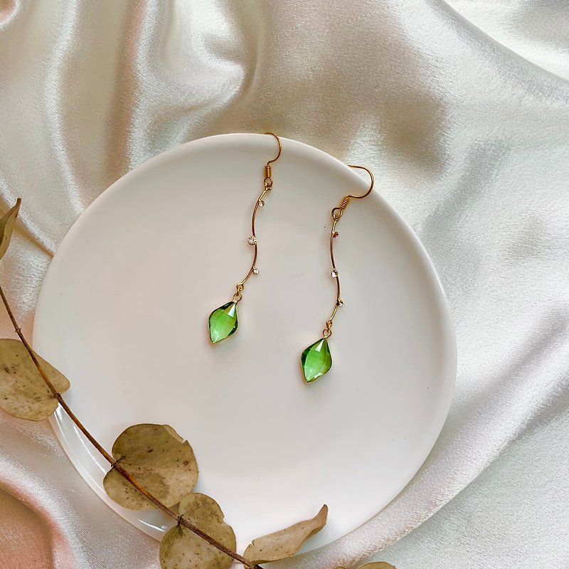 Vividesign shimmery green earrings - Earrings & Clip-ons - Glass Green