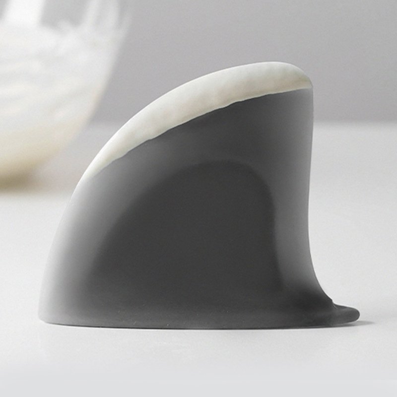 Japan Frost Mountain Shark Fin Shaped Food Baking Silicone Scraper - Cookware - Silicone Black