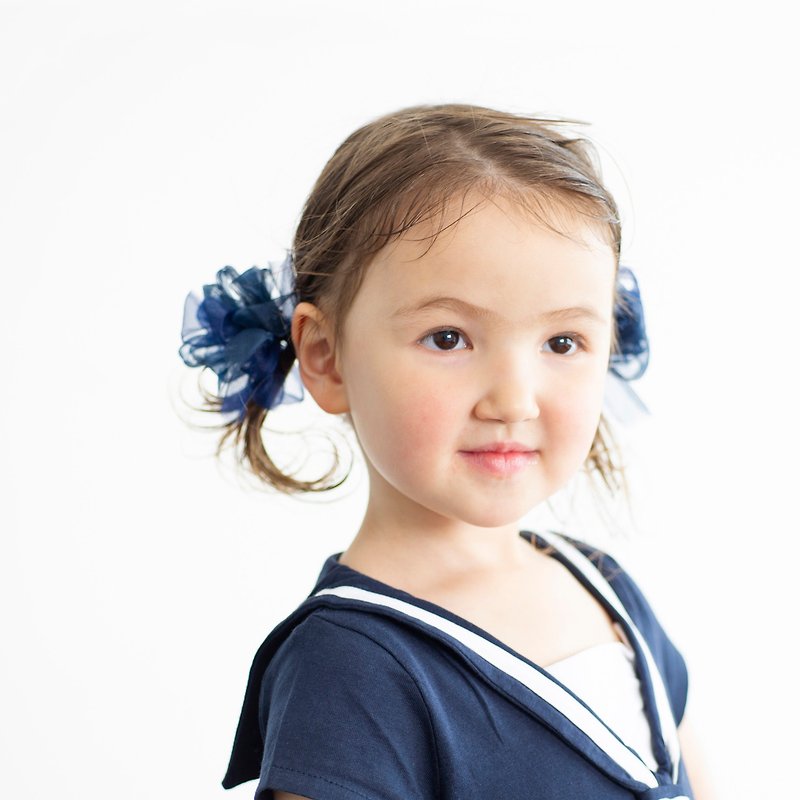 Kids | 咲き編みヘアゴム | セーラー | ネイビー - 帽子・ヘアバンド - その他の化学繊維 ブルー