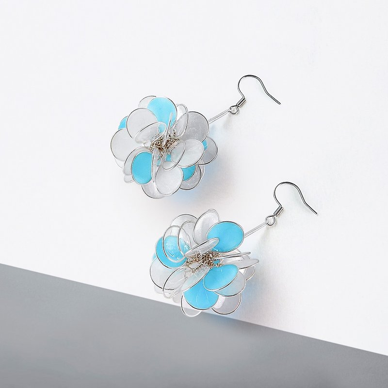 Summer Star | Handmade resin earrings - Earrings & Clip-ons - Resin White