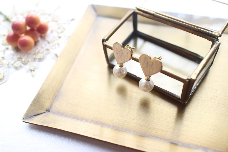 Sweet heart-Brass handmade earrings - Earrings & Clip-ons - Copper & Brass White