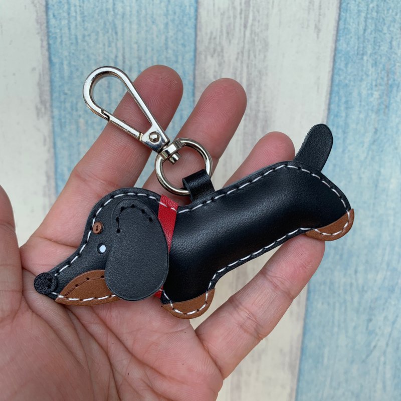 Healing little thing black cute dachshund pure hand-stitched leather keychain small size - ที่ห้อยกุญแจ - หนังแท้ สีดำ