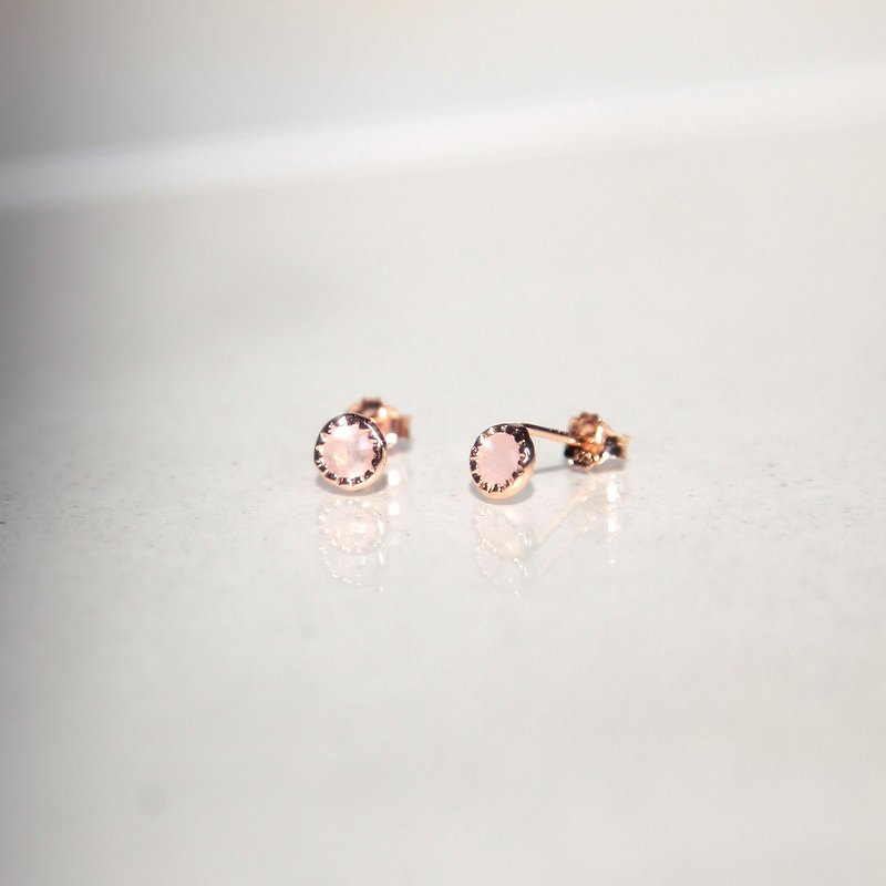 Pale pink crystal small round sterling silver pin earrings | natural stone | Rose Gold. Light jewelry. Can change Clip-On - ต่างหู - เงินแท้ 