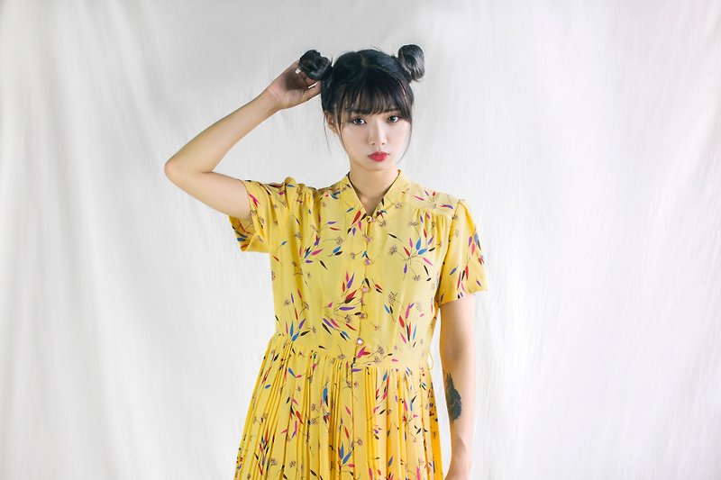 Colorful dandelion short sleeve vintage dress - ชุดเดรส - วัสดุอื่นๆ สีเหลือง