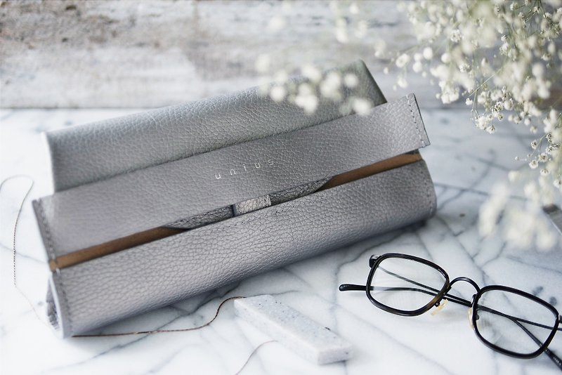 Limited Handmade Italian Litchi Leather Handbag - Silver Grey - กระเป๋าคลัทช์ - หนังแท้ สีเงิน