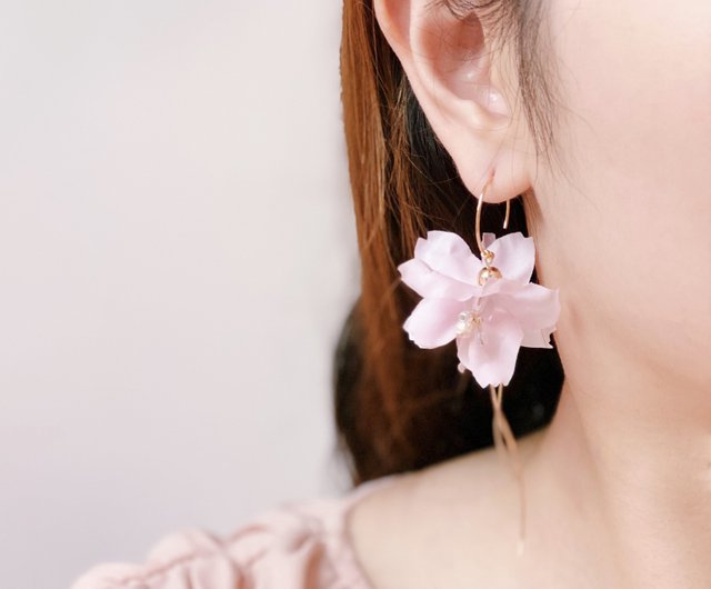 フラワー　ピンク系　ピアス　ハンドメイド　イヤリング変更可 1_61e56fe17f54533de330c5fd5f7a