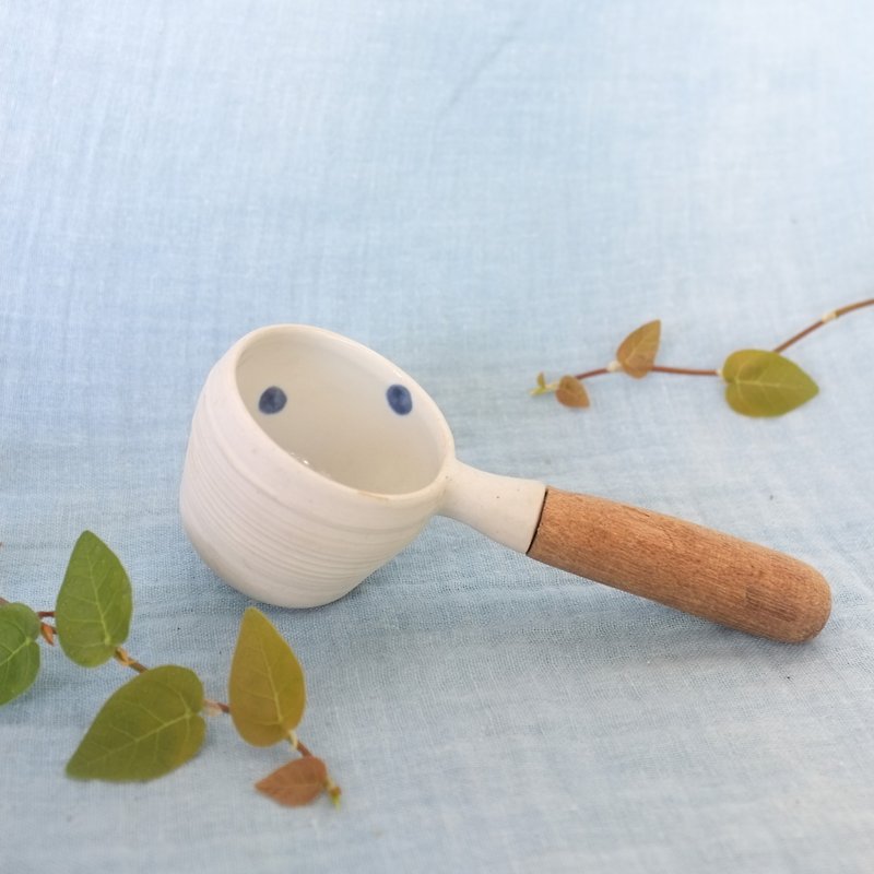 3.2.6. studio: Handmade ceramic big spoon with wooden handle   Indigo poka dot - เซรามิก - ดินเผา สีน้ำเงิน