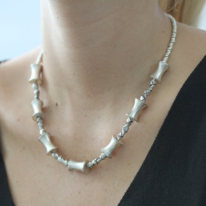Thai Sterling Silver Necklace with  Silver Beads and Bobbin-Shape Pieces (N0001) - สร้อยคอ - เงิน สีเงิน