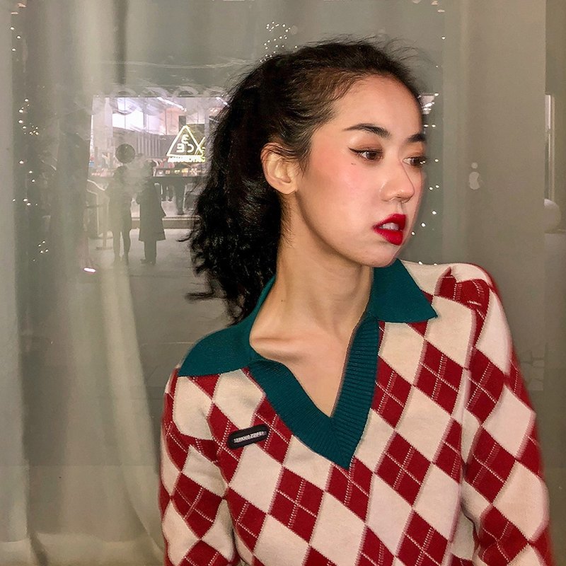 ziziFei 復古酒紅色V領polo衫針織毛衣 秋冬新年女內搭上衣聖誕色 - 女毛衣/針織衫 - 聚酯纖維 紅色
