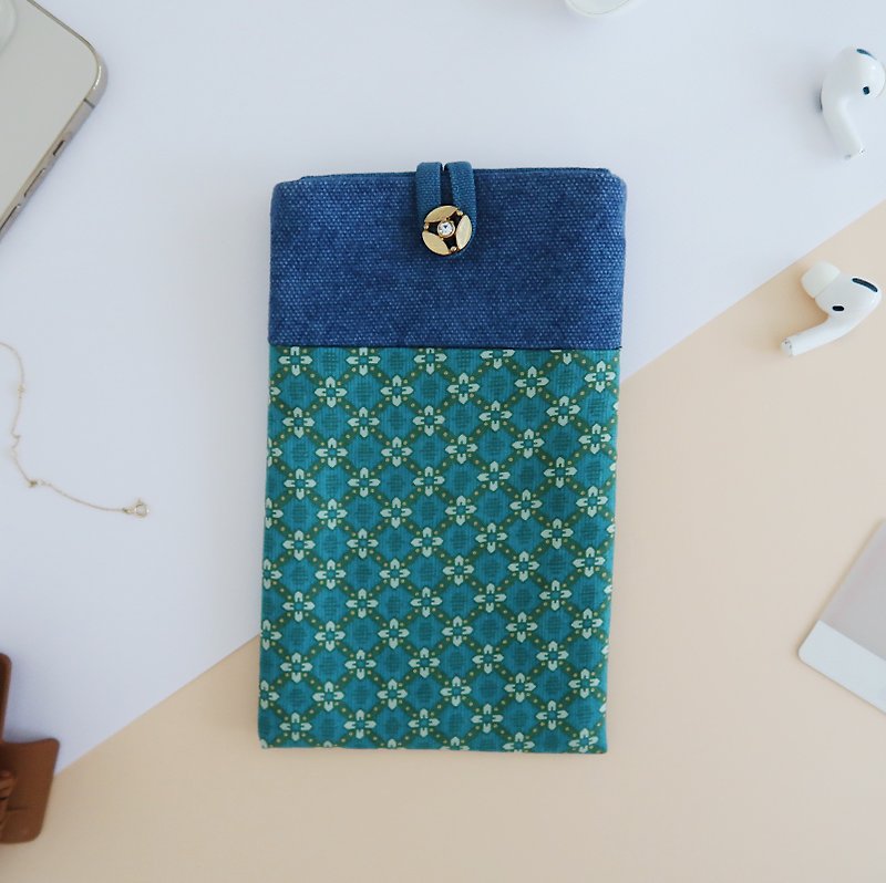 Douba design phone bag - Phone Cases - Cotton & Hemp Green
